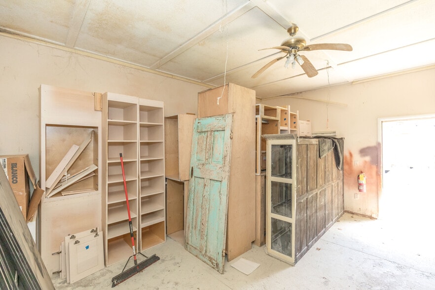 More Photos Of 1340 W Main St, Wytheville Loft Creative Space For Sale