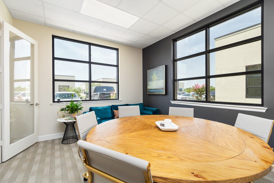 More Photos Of 8118 Fry Rd, Cypress Office For Lease