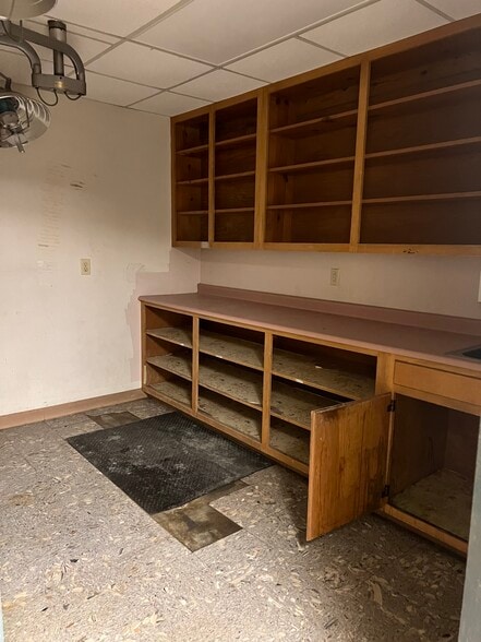 More Photos Of 988 Highway 75, Hiawassee Office For Sale
