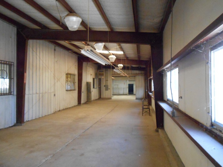 More Photos Of 301 W 44th St, Corpus Christi Manufacturing For Sale