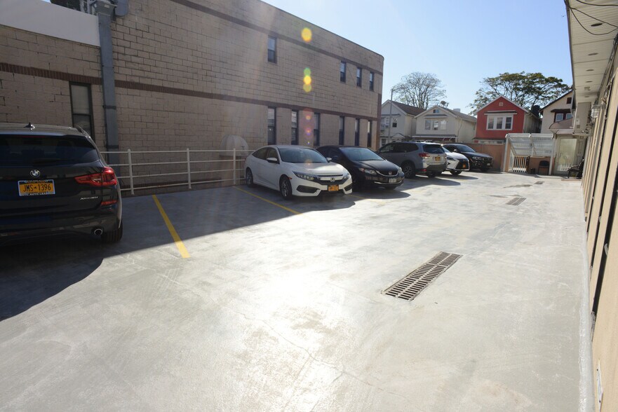 More Photos Of 3049 Brighton 6th St, Brooklyn Medical For Lease