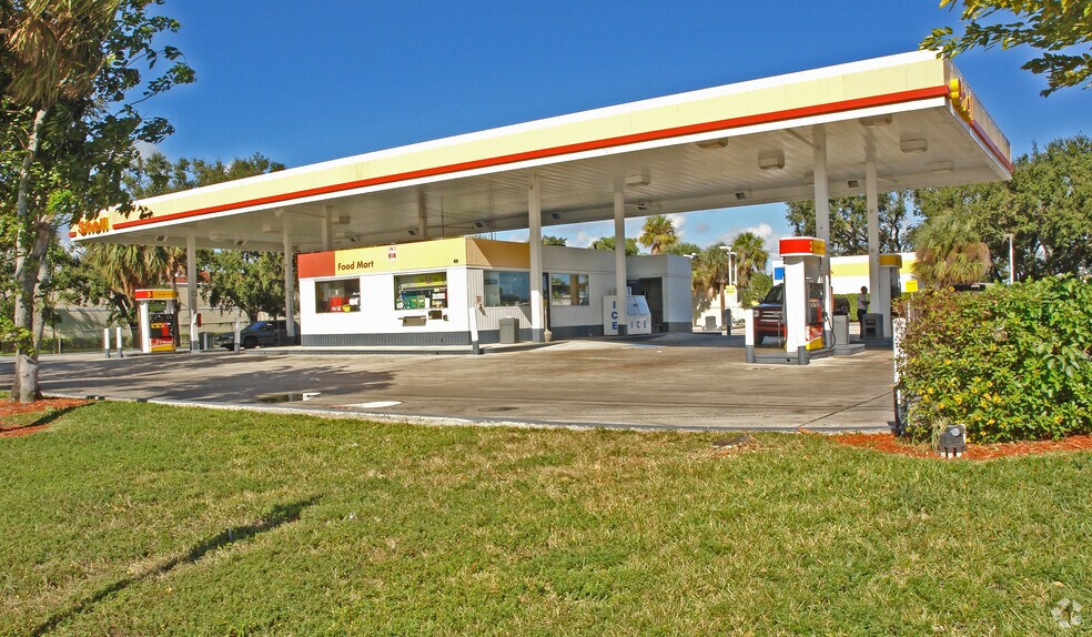 More Photos Of 301 W Hillsboro Blvd, Deerfield Beach General Retail For Sale