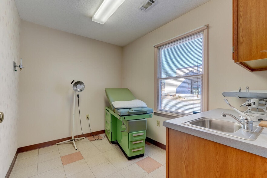 More Photos Of 601 W Harrison St, Reidsville Medical For Sale