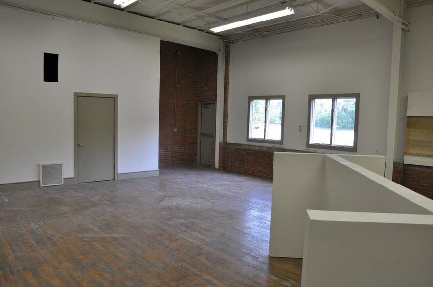 More Photos Of 8-10 Cairn St, Rochester Warehouse For Sale