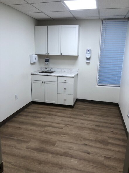 More Photos Of 3410 Knoxville Ave, Lubbock Medical For Lease