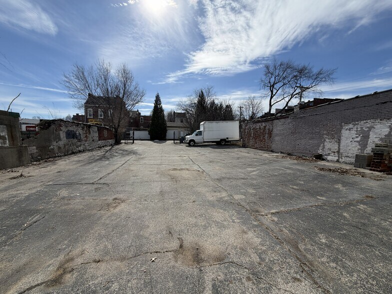 More Photos Of 2019 Cushing St, Saint Louis Industrial For Lease