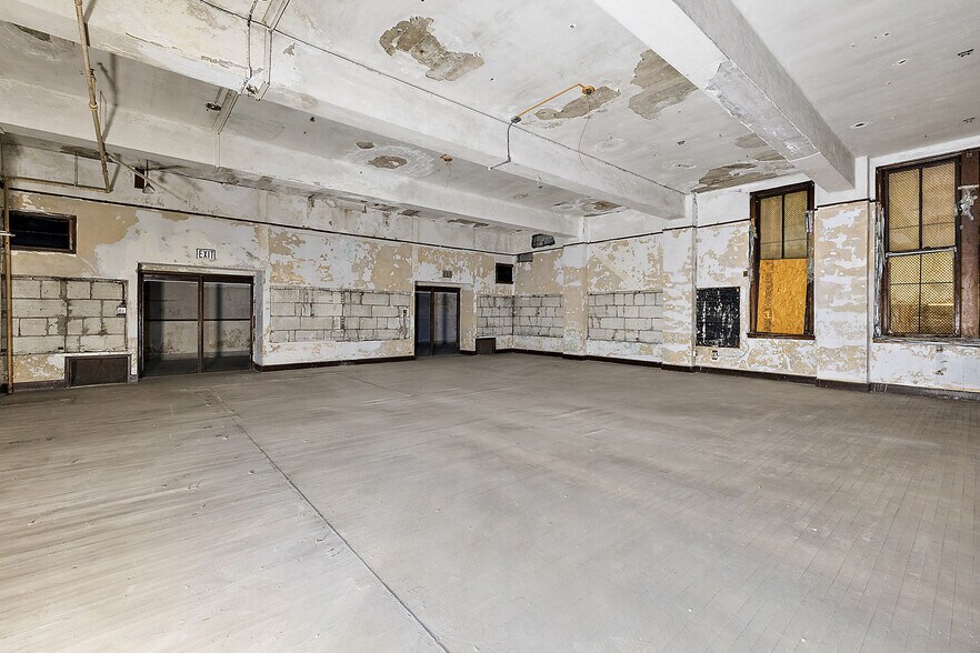 More Photos Of 8411 E Forest Ave, Detroit Schools For Sale