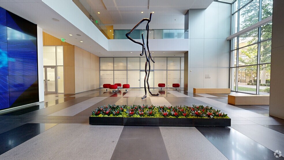 More Photos Of 1722 Routh St, Dallas Office Residential For Lease