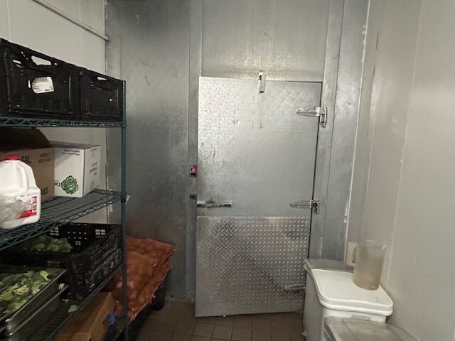 More Photos Of 1511 W Jefferson St, Joliet Fast Food For Lease