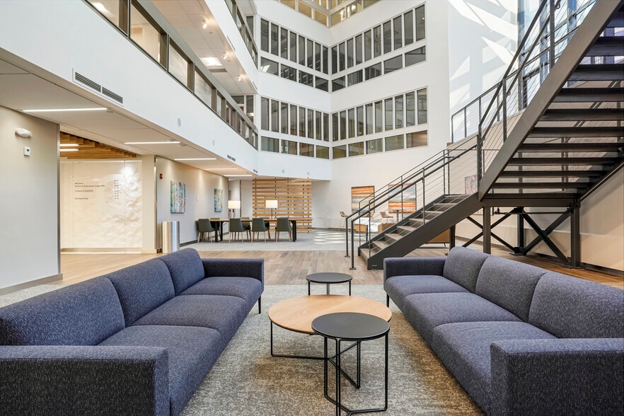 More Photos Of 7100 E Belleview Ave, Greenwood Village Office For Lease