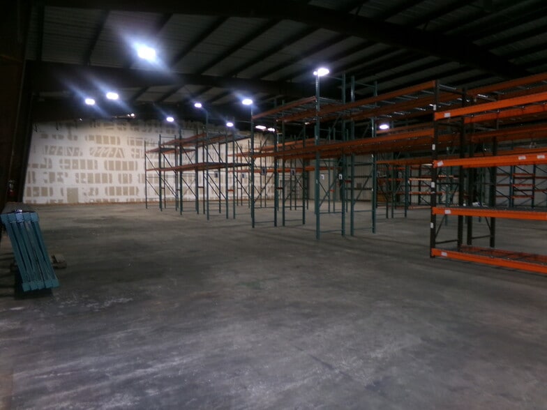 More Photos Of 3030 Winter Lake Rd, Lakeland Distribution For Lease