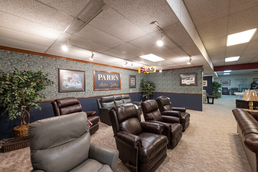 More Photos Of 2515 E Montgomery Pl, Wichita Falls Freestanding For Sale