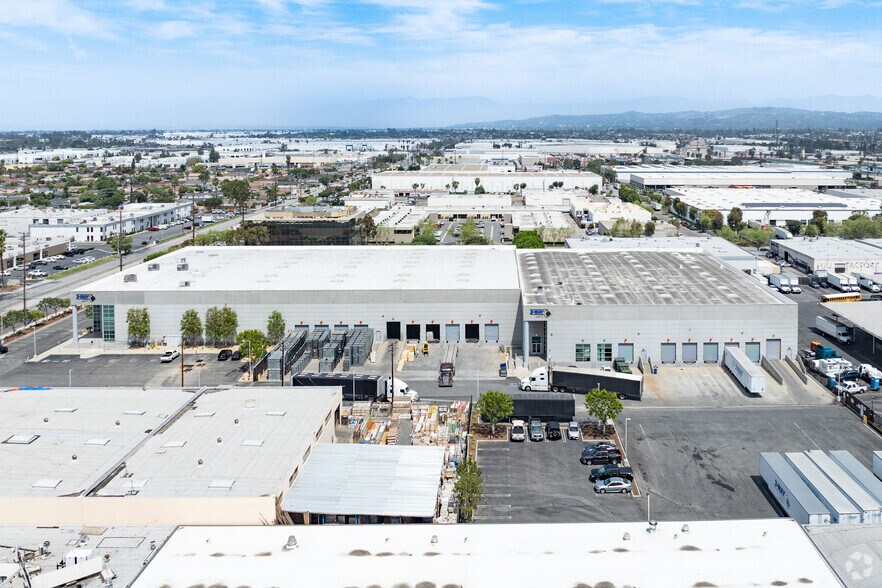 More Photos Of 14820 Carmenita Rd, Norwalk Warehouse For Lease