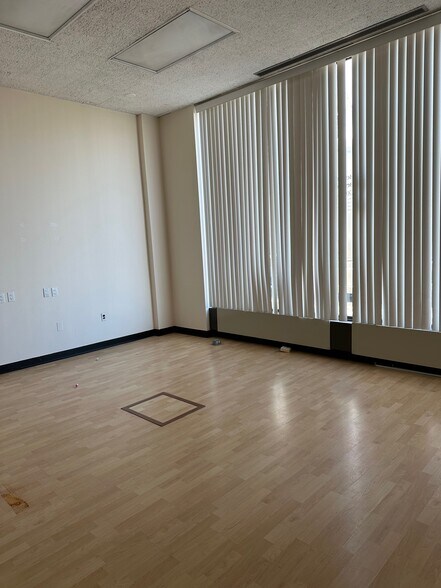 More Photos Of 983 Wyoming Ave, Kingston Freestanding For Lease