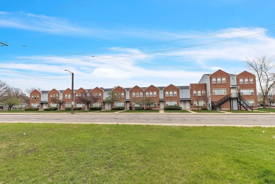 More Photos Of 1400 Jefferson St, Gary Apartments For Sale