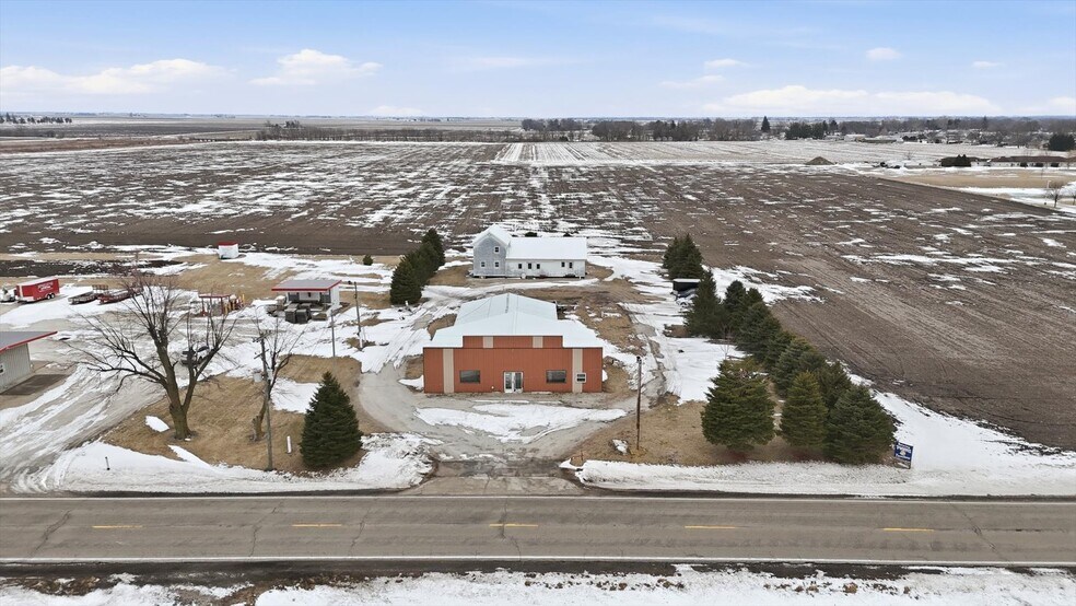 More Photos Of 1275 E State IL-49, Cissna Park Office For Sale