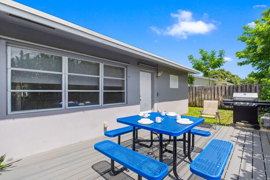 More Photos Of 1520 NE 51st St, Fort Lauderdale Apartments For Sale
