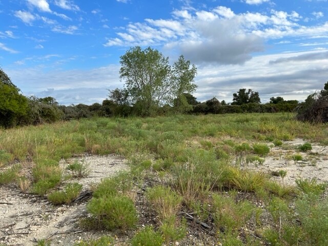 More Photos Of 1658 County Road 412, Glen Rose Warehouse For Lease