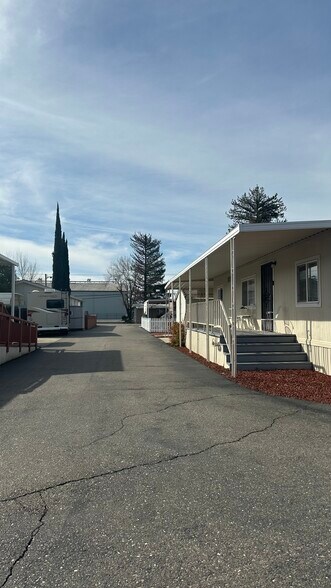 More Photos Of 2042 Tully Rd, Hughson Manufactured Housing Mobile Home Park For Sale