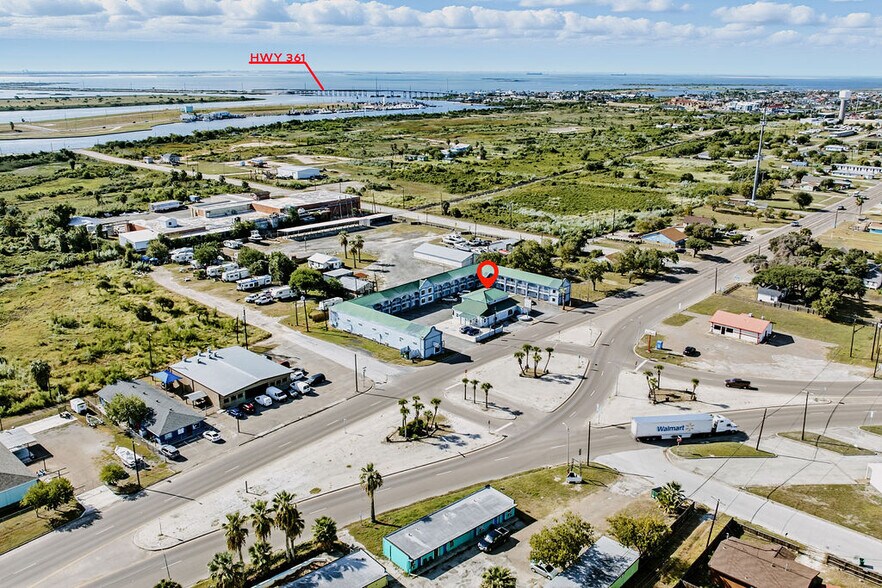 More Photos Of 545 N Commercial St, Aransas Pass Hotel For Sale