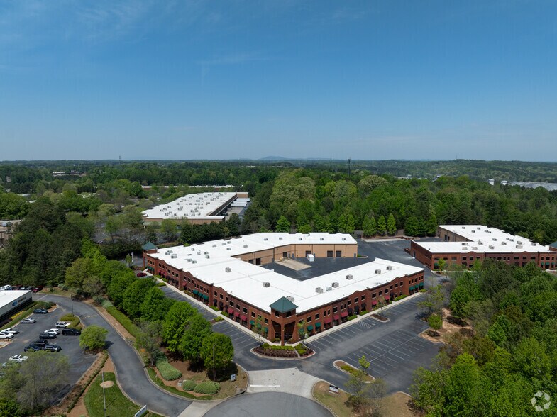 More Photos Of 3975 Lakefield Ct, Suwanee Light Manufacturing For Lease