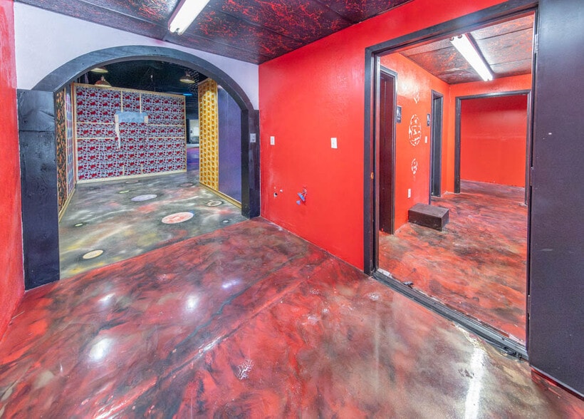 More Photos Of 1607-1609 University Ave, Lubbock Freestanding For Lease
