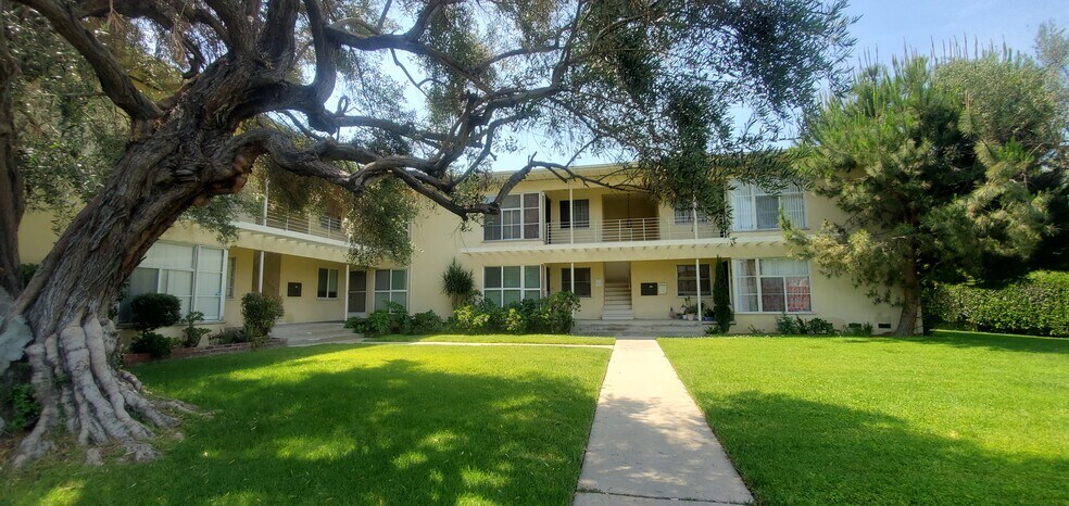 Primary Photo Of 5776 Clemson St, Los Angeles Apartments For Sale