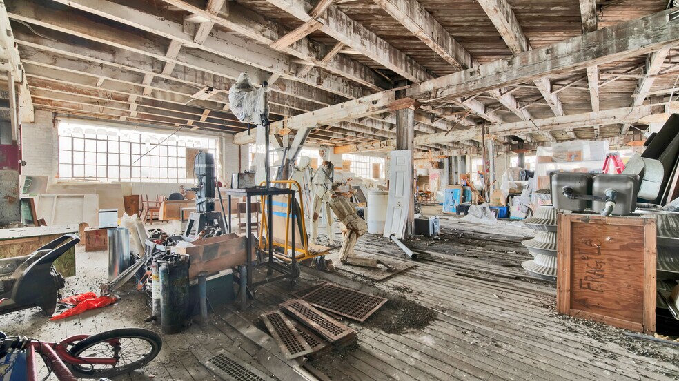 More Photos Of 2941 E Warren Ave, Detroit Apartments For Sale