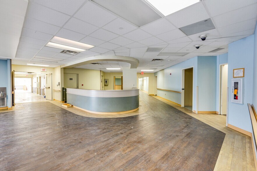 More Photos Of 5121 Raytown Rd, Kansas City Hospital For Sale