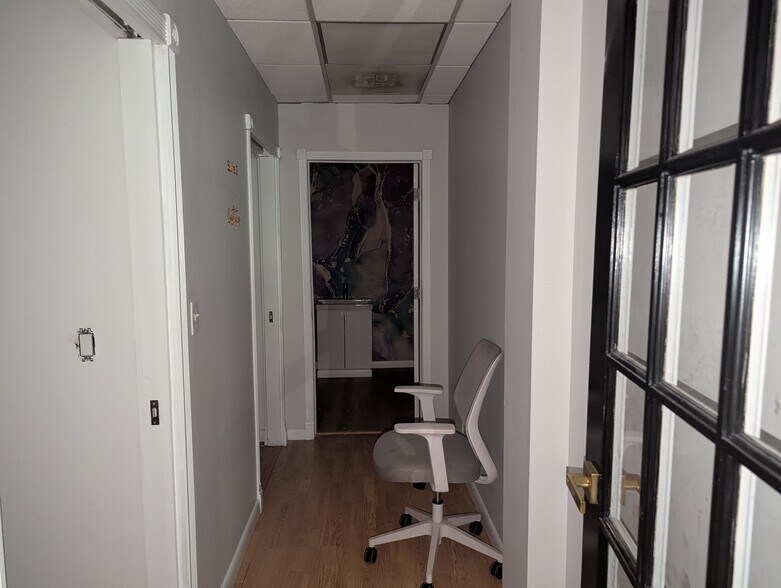 More Photos Of 227 Bedford St, Stamford Storefront For Lease