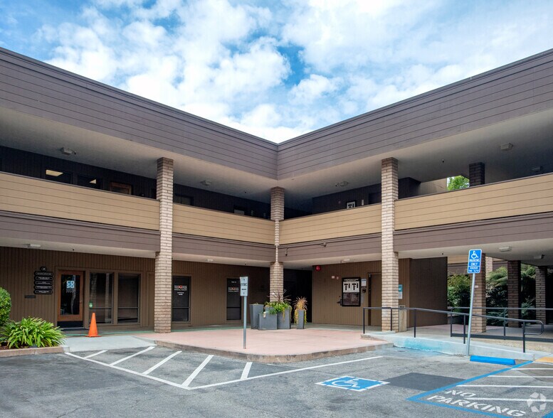 More Photos Of 500 E Remington Dr, Sunnyvale Medical For Lease
