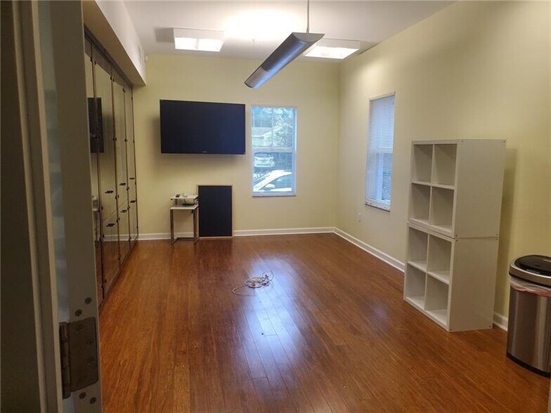 More Photos Of 124 N Swinton Ave, Delray Beach Office For Sale