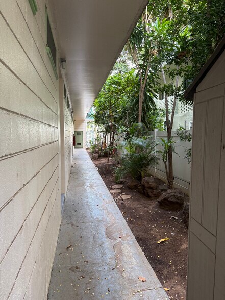 More Photos Of 2406 Kuhio Ave, Honolulu Apartments For Sale
