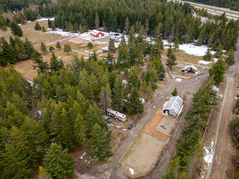 More Photos Of 180 Silver Ridge Ranch Rd, Easton Trailer Camper Park For Sale