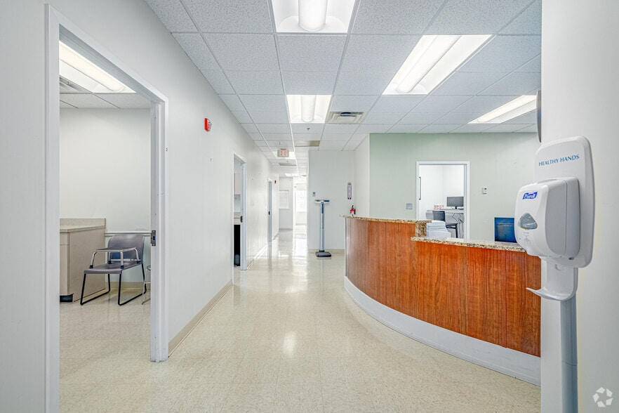 More Photos Of 6020 Meadowridge Center Dr, Elkridge Medical For Lease