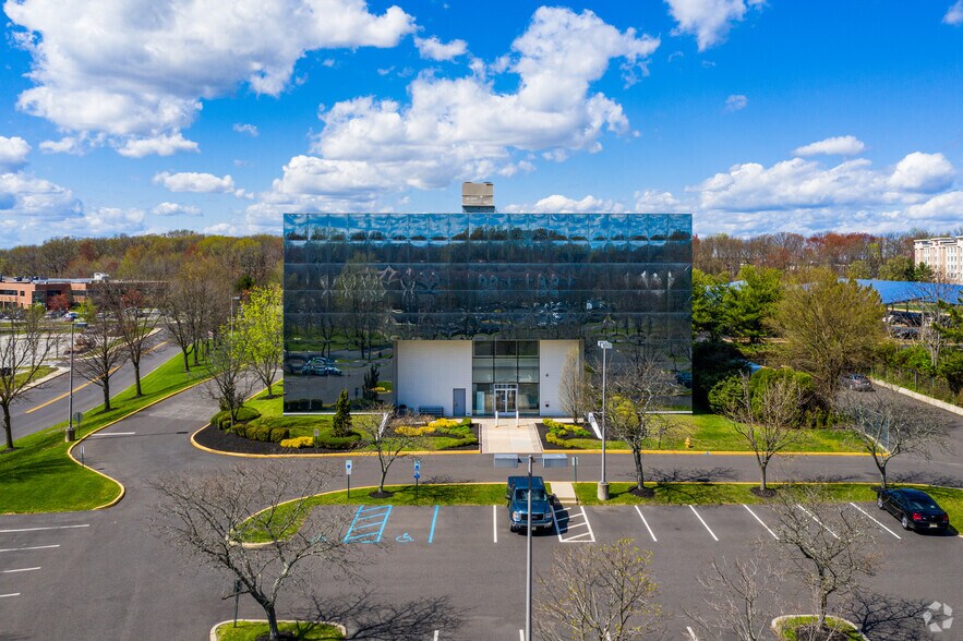 More Photos Of 1000 Crawford Pl, Mount Laurel Office For Sale