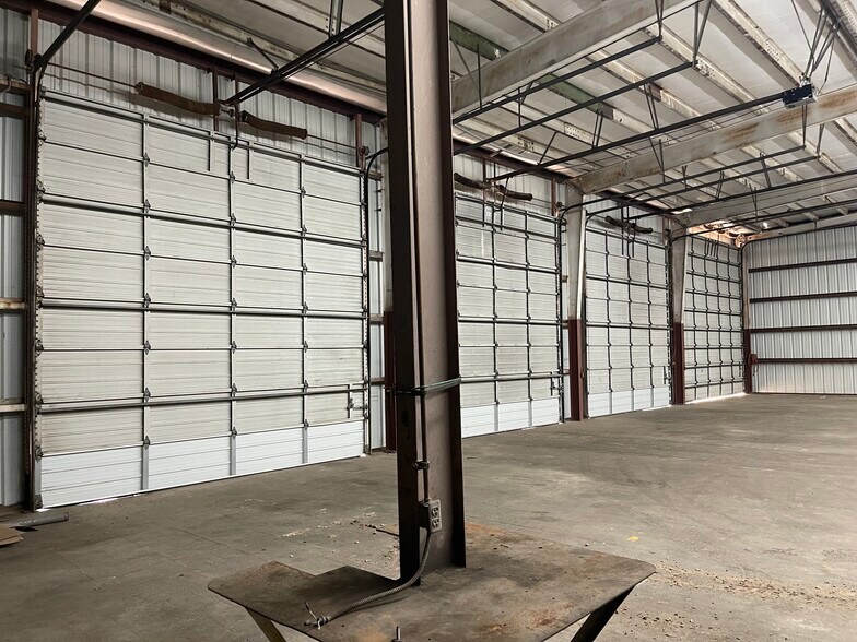 More Photos Of 1222 Frankie St, Houston Warehouse For Sale