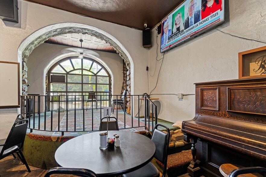 More Photos Of 17539 Elizabeth Lake Rd, Lake Hughes Hotel For Sale