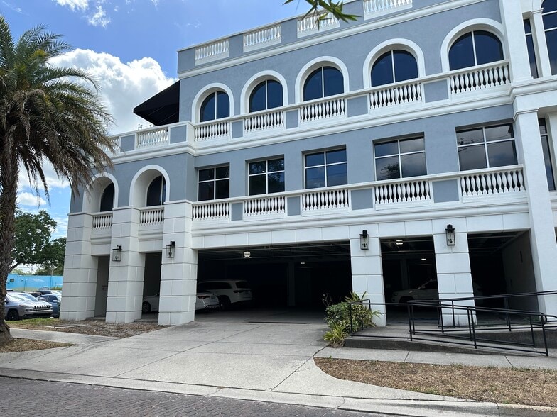 More Photos Of 3014 W Palmira Ave, Tampa Office For Lease