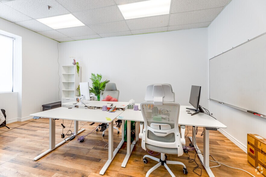 More Photos Of 50 W Wilmot St, Richmond Hill Manufacturing For Lease