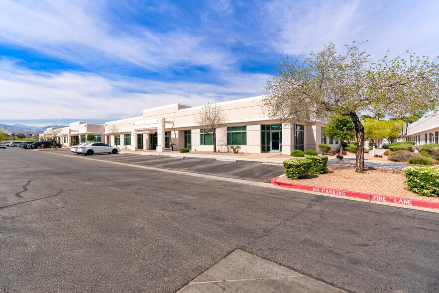 More Photos Of 7355 Prairie Falcon Rd, Las Vegas Office For Sale