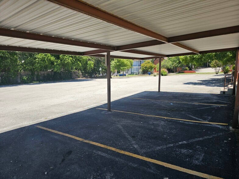 More Photos Of 1919 San Pedro Ave, San Antonio Office For Sale