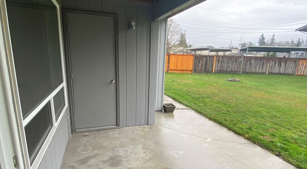 More Photos Of 5810-5816 77th St W, Lakewood Apartments For Sale