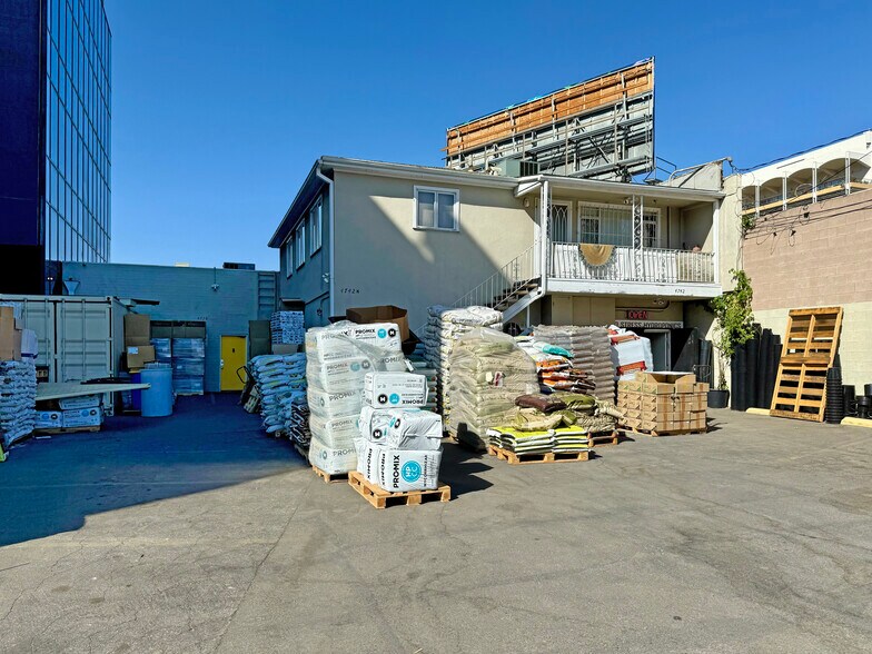 More Photos Of 4738-4742 Woodman Ave, Sherman Oaks Storefront Retail Residential For Sale