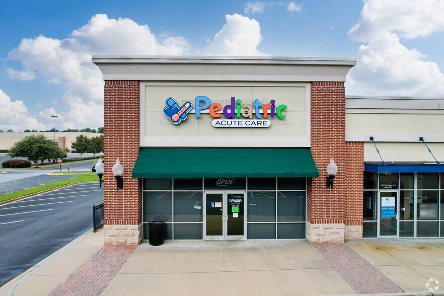 More Photos Of 5555 Whittlesey Blvd, Columbus Storefront For Lease