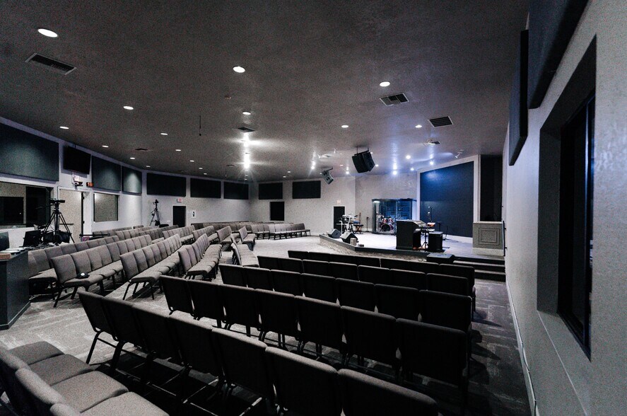 More Photos Of 631 12th St, Imperial Beach Religious Facility For Lease