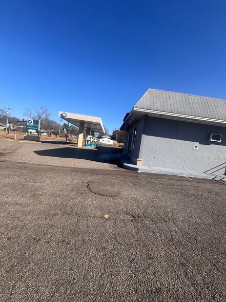 More Photos Of 1515 Main St, Southaven General Retail For Lease