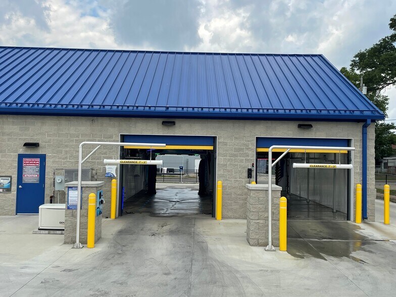 More Photos Of 35 W Franklin St, Evansville Carwash For Sale
