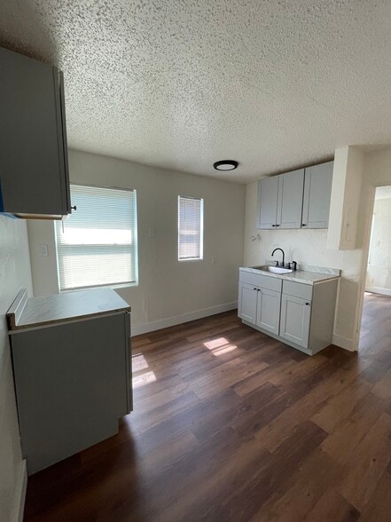 More Photos Of 518 N Orange Blossom Trl, Orlando Apartments For Sale