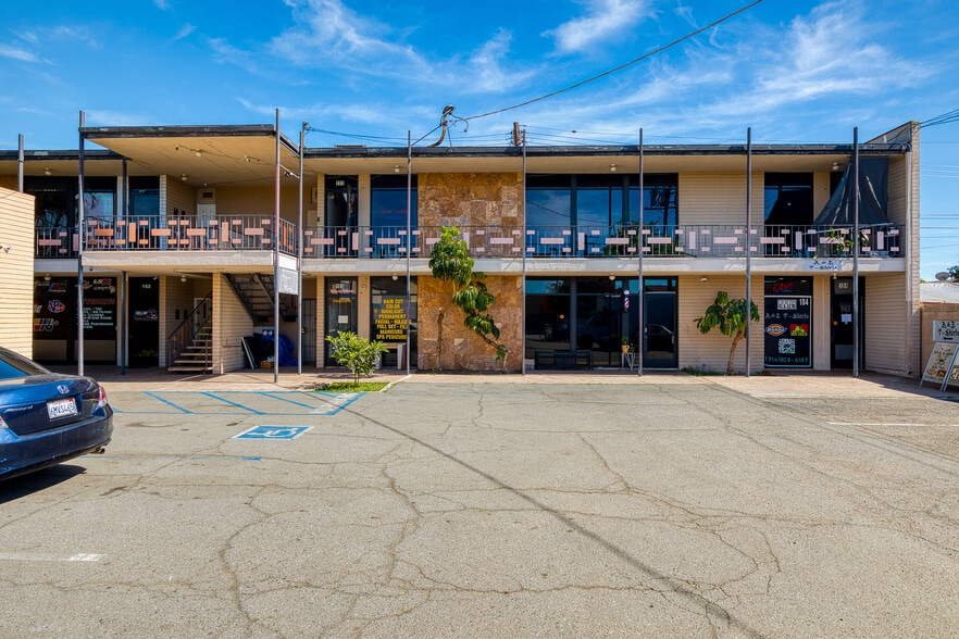 More Photos Of 2000-2010 W Lincoln Ave, Anaheim Freestanding For Sale